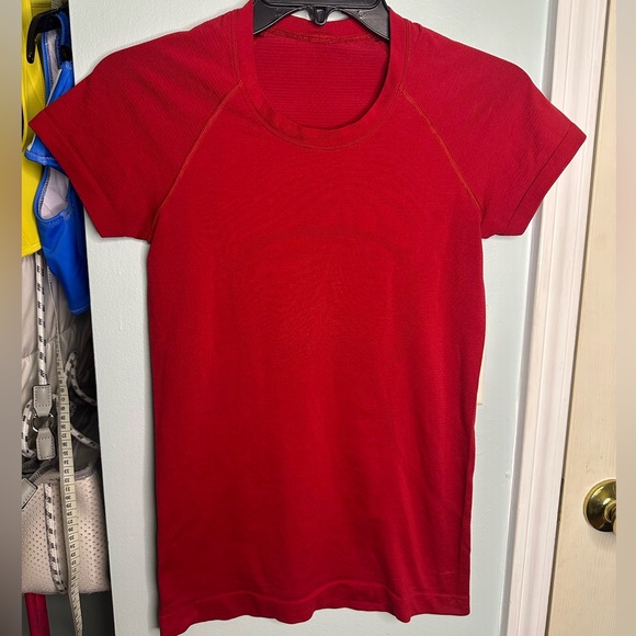 (4)LULULEMON Women's Tops - Picture 4 of 12